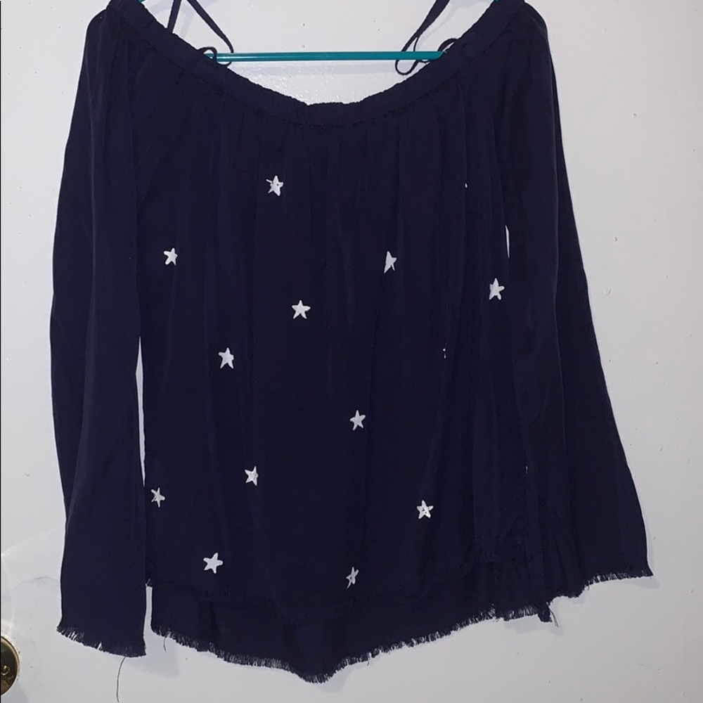 Over the shoulder star top